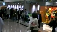 朴有天金俊秀来台桃园机场接机