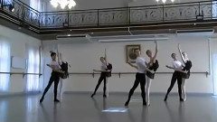 瓦岗诺娃学校七年级双人舞课考试