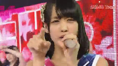 手をつなぎながら