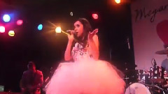 Megan Nicole - Earthquake