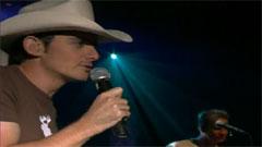 Brad Paisley - Mud On The Tires