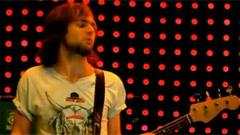 Maroon 5 - Shiver Live Friday The 13Th