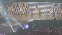 Tiffany顶徐玄屁股 反而被撞飞