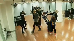 EXO's Showtime 练习室舞蹈Cut