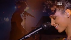 Alicia Keys - Girl on fire (NRJ Music Awards 2013)现场版