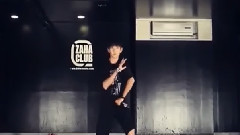 TFBOYS,易烊千玺 - 易烊千玺机械舞Solo