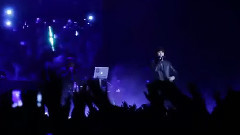 Crucial Star - 歪歪斜斜地挂着