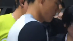 NEO活动结束后给粉丝签名