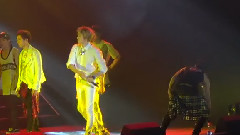 演唱会上音响出问题后的机智逗乐