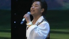 尕嘴儿一抿着笑下