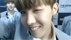 The Show Live Chatting