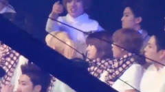 观看GD&太阳舞台激动的小男饭