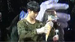 黑色裙子 & Nobody & 做蛋糕