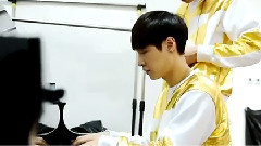 成龙慈善演唱会后台