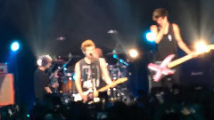 5 Seconds of Summer - She Looks So Perfect