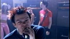 SUM 41 - Walk This Way