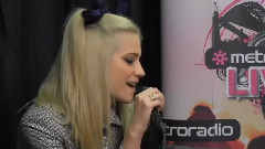 Pixie Lott - Alex James Interviews Pixie Lott