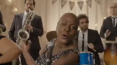Sharon Jones & The Dap-Kings - Stranger To My Happiness