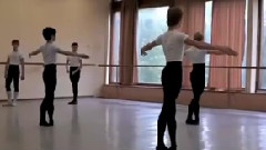 圣彼得堡芭蕾学校课堂练习