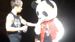 Dancing Panda Seungri