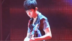 Over The Rainbow & 追击者 & Marry Me(贝斯表演)