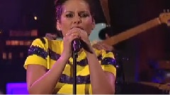 Alicia Keys - Girl On Fire