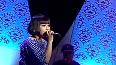 一个像夏天一个像秋天