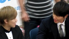 Experience Korea Fan Sign