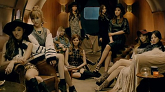 少女时代 - DIVINE