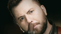 Tyler Farr - A Guy Walks Into A Bar