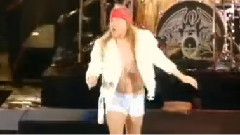 Guns N' Roses,Queen - We Will Rock You