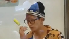 EUNHYUK TLJ面包店打工19