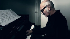 Ludovico Einaudi - Walk