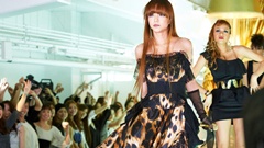 安室奈美惠 - Hot Girls