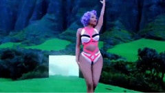 Nicki Minaj - Starships 英文字幕