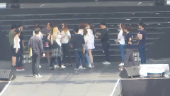 不是我说偶像你们 这排练也太懒散了吧