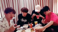 在大阪聚餐的防弹少年团