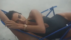 C罗女伊莲娜海滩 亮相