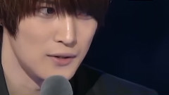 KPOP爱豆努力忍住眼泪令人心疼的瞬间