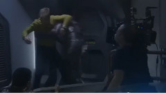 影视原声 - 新片速递<星际迷航3:超越星辰>制作特辑之反派Krall