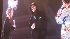 灿烈的腹肌秀,搞事情啊喂!