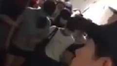 韩国梨大学生不满学校行为 集体唱重逢的世界