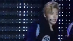 MONSTA X,亨源(MONSTA X) - TRESPRASS-MONSTA X 亨源 雨中表演