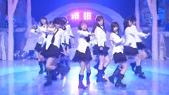 制服が邪魔をする