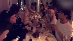 少女时代帕尼秀英更新少时聚餐多则合集