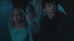 影视原声 - 电影<佩小姐的奇幻城堡>精彩片段之Hold Barron Back