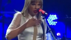 Taylor Swift - Taylor Swift Taylor's Best Hair Flips Ever