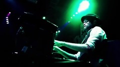 A Thousand Horses - Travelin' Man