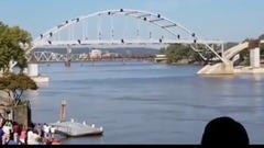 Почти столетний мост не смогли взорвать с первого раза