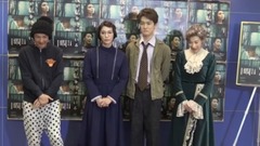 AKB48 - 秋元才加、舞台で英国女性に メガネ&ロングワンピース姿も披露